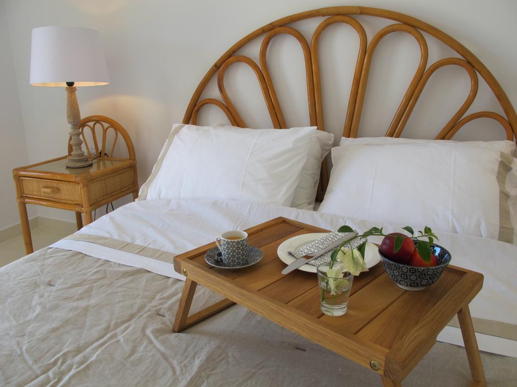 Seafront Calista Beach House With Garden غليفادا المظهر الخارجي الصورة